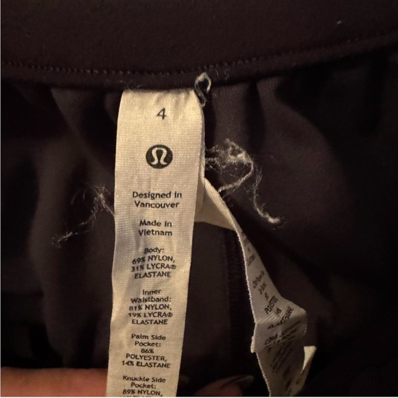 Lululemon Stretch High Rise Crop 23" size 4 camo - Picture 4 of 5